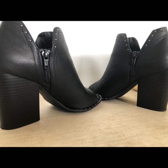 Studded ankle boots - Picture 3 of 5